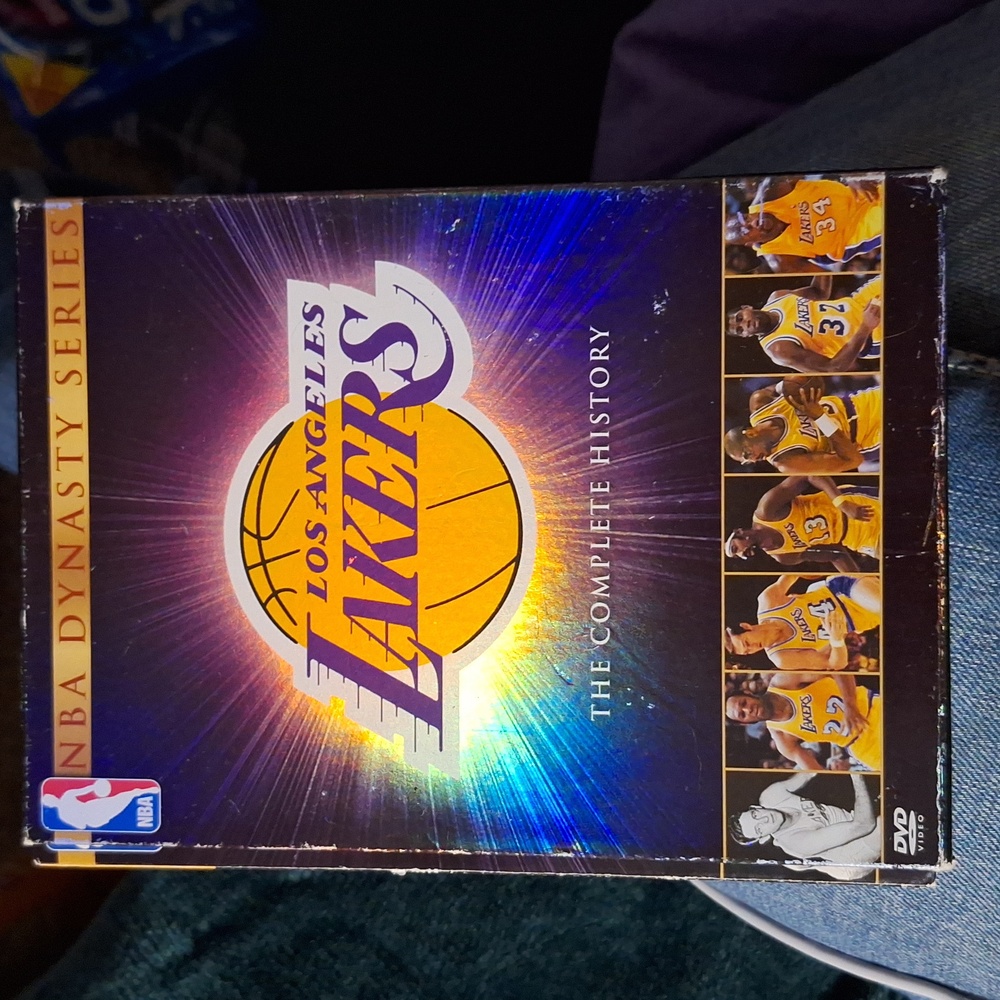 Los Angeles Lakers the complete history